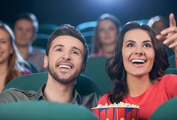 Miniatura de Combo Pareja 2 Entradas 2D  Pop Gigante  2 Bebidas Grandes