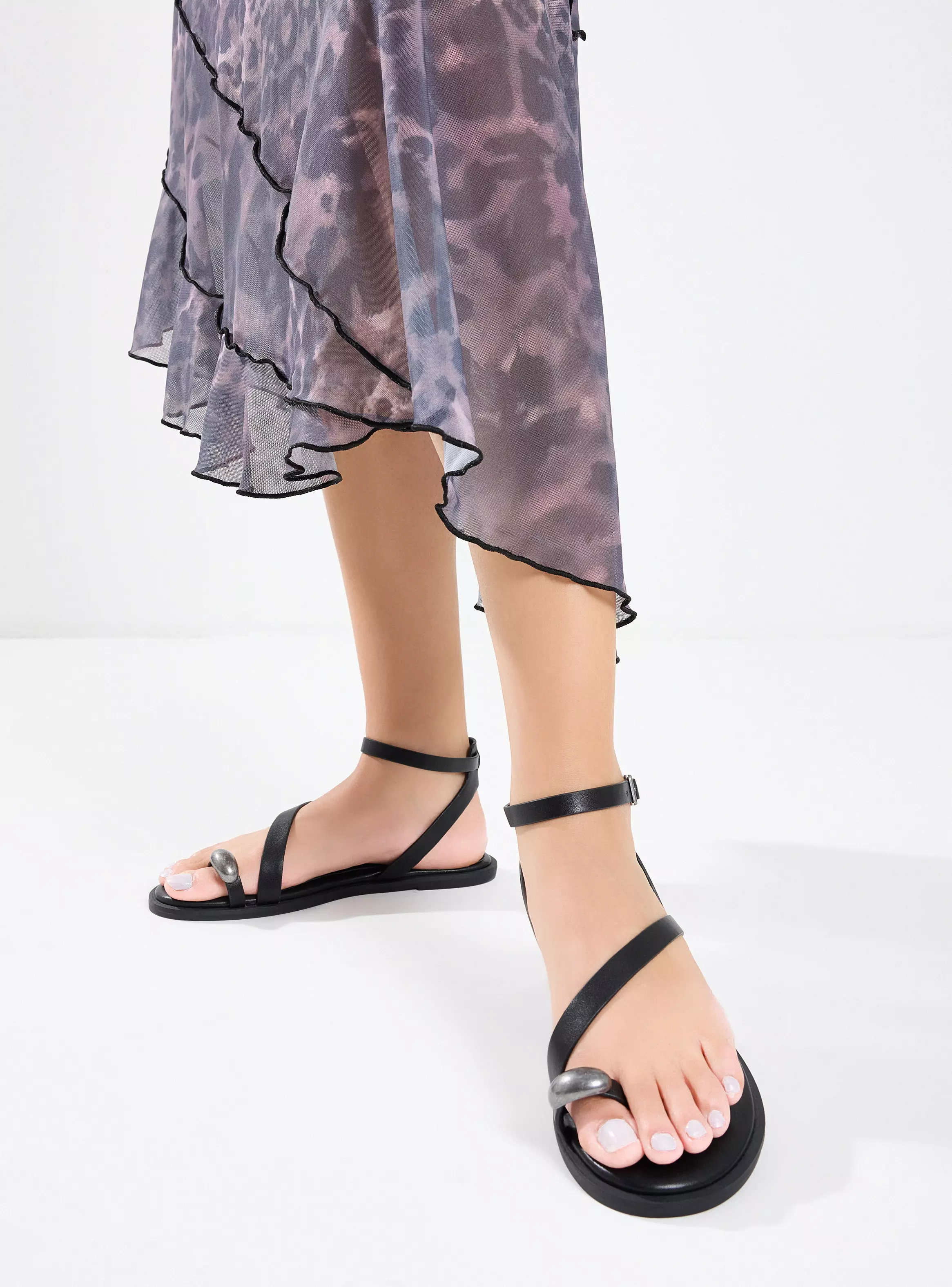 Miniatura de Sandalia Plana Detalle Metal Mujer