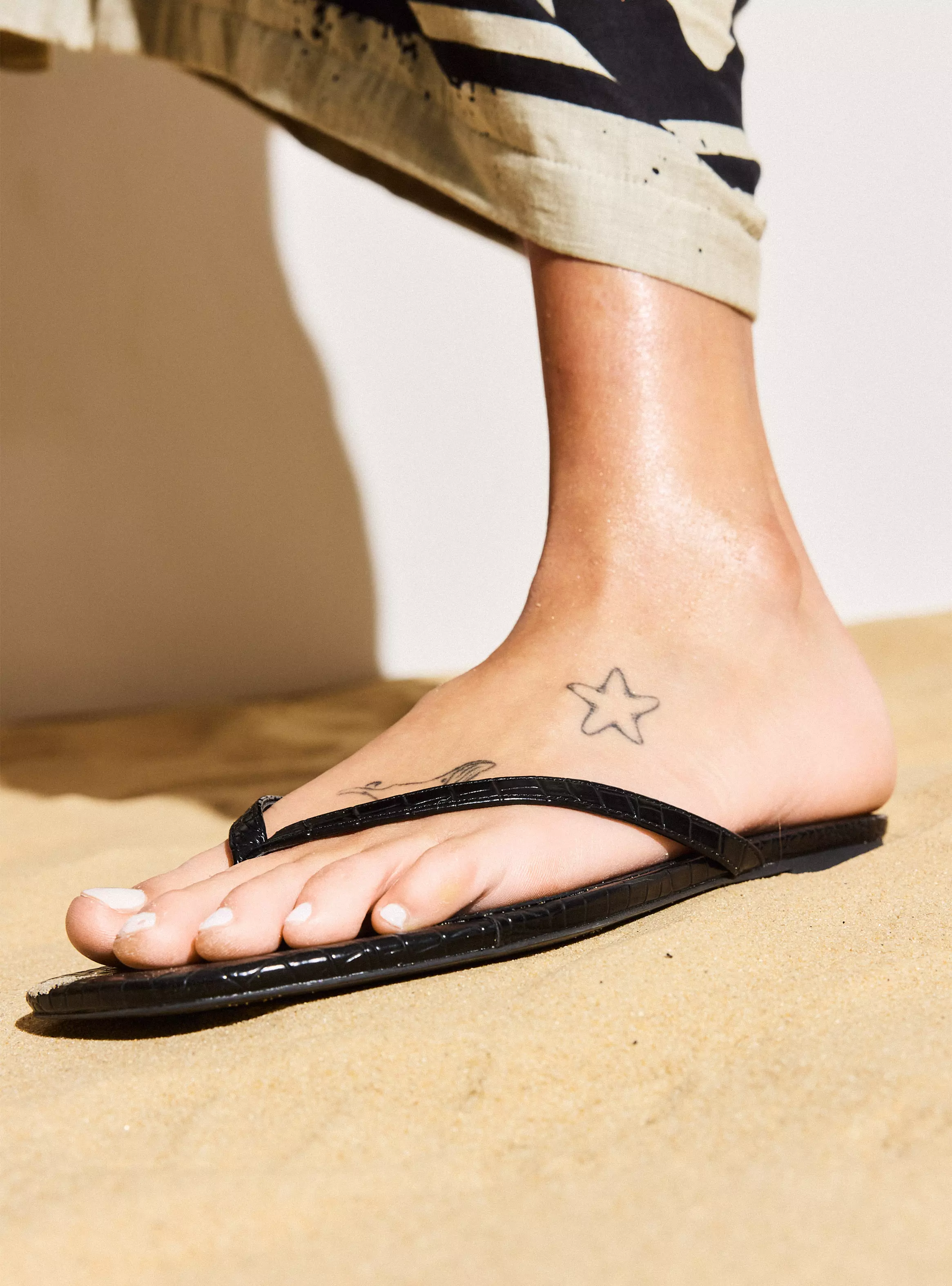 Imagen ampliada #1 para Hawaiana Flat Textura Croco Mujer