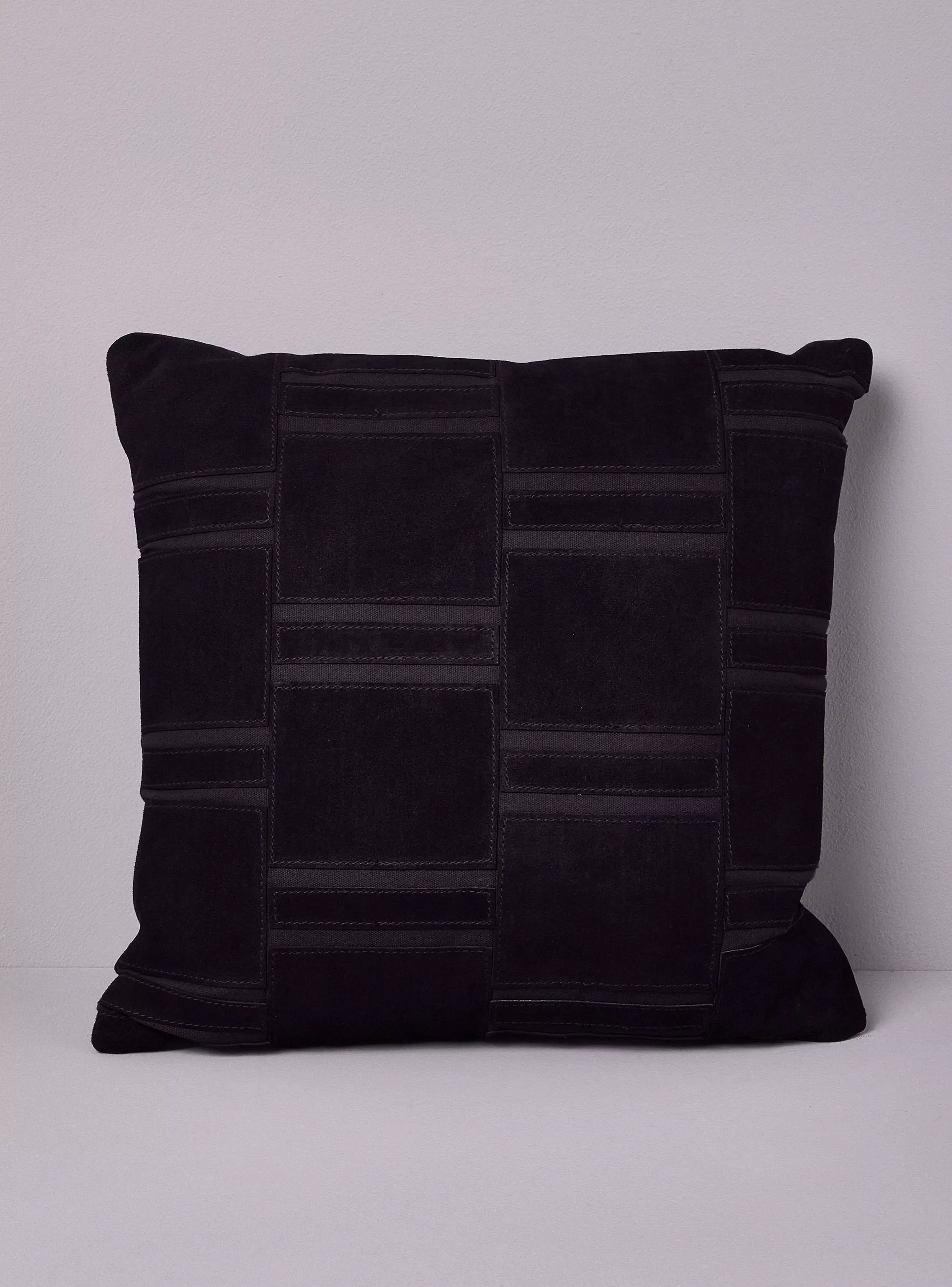 Imagen ampliada #1 para Cojn Suede Patch 45x45 cm